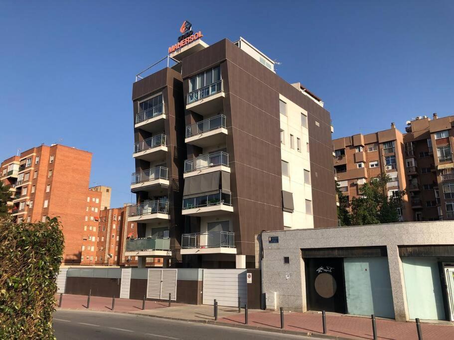 Апартаменты Apartamento Centrico Con Plaza De Garaje Y Piscina Мурсия Экстерьер фото